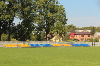 WYPOSAŻENIE W TRYBUNY BOISKA SPORTOWEGO W PAWŁOSIOWIE